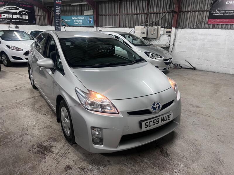 TOYOTA PRIUS