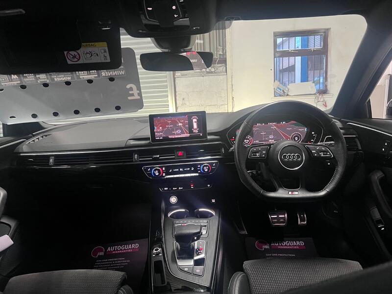 AUDI A4 AVANT