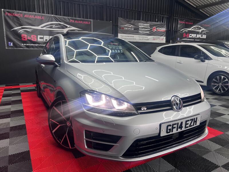 VOLKSWAGEN GOLF 2.0 TSI BlueMotion Tech R