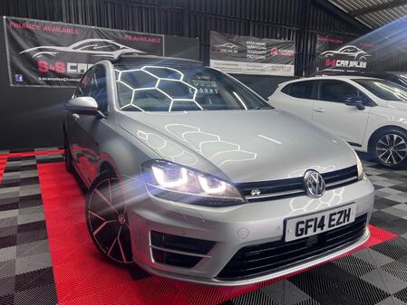 VOLKSWAGEN GOLF 2.0 TSI BlueMotion Tech R