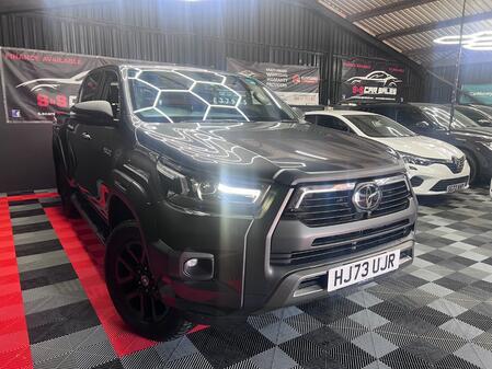 TOYOTA HILUX 2.8 D-4D Invincible X
