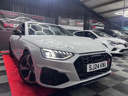 AUDI A4 AVANT 2.0 TFSI 40 Black Edition