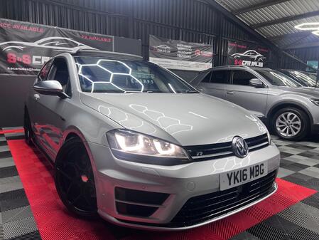 VOLKSWAGEN GOLF 2.0 TSI BlueMotion Tech R