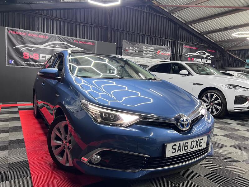 TOYOTA AURIS 1.8 VVT-h Excel