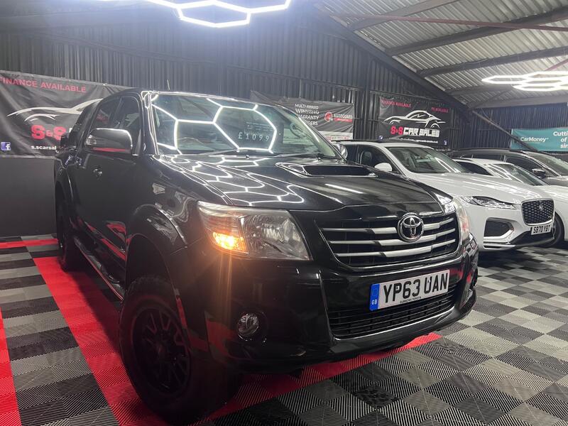 TOYOTA HILUX 3.0 D-4D Invincible